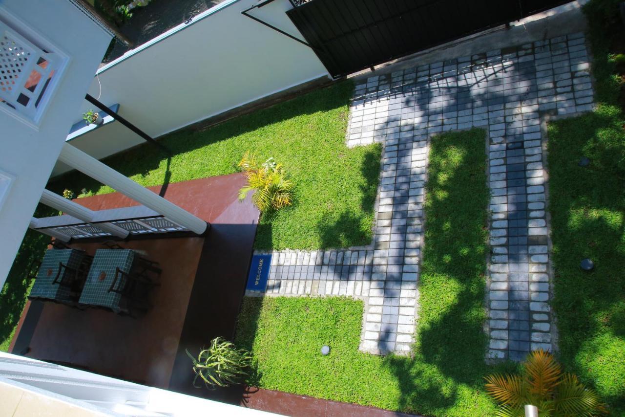 Aken Villa Хиккадува Экстерьер фото