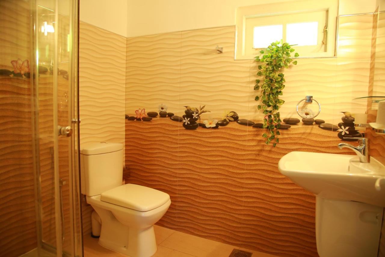 Aken Villa Хиккадува Экстерьер фото